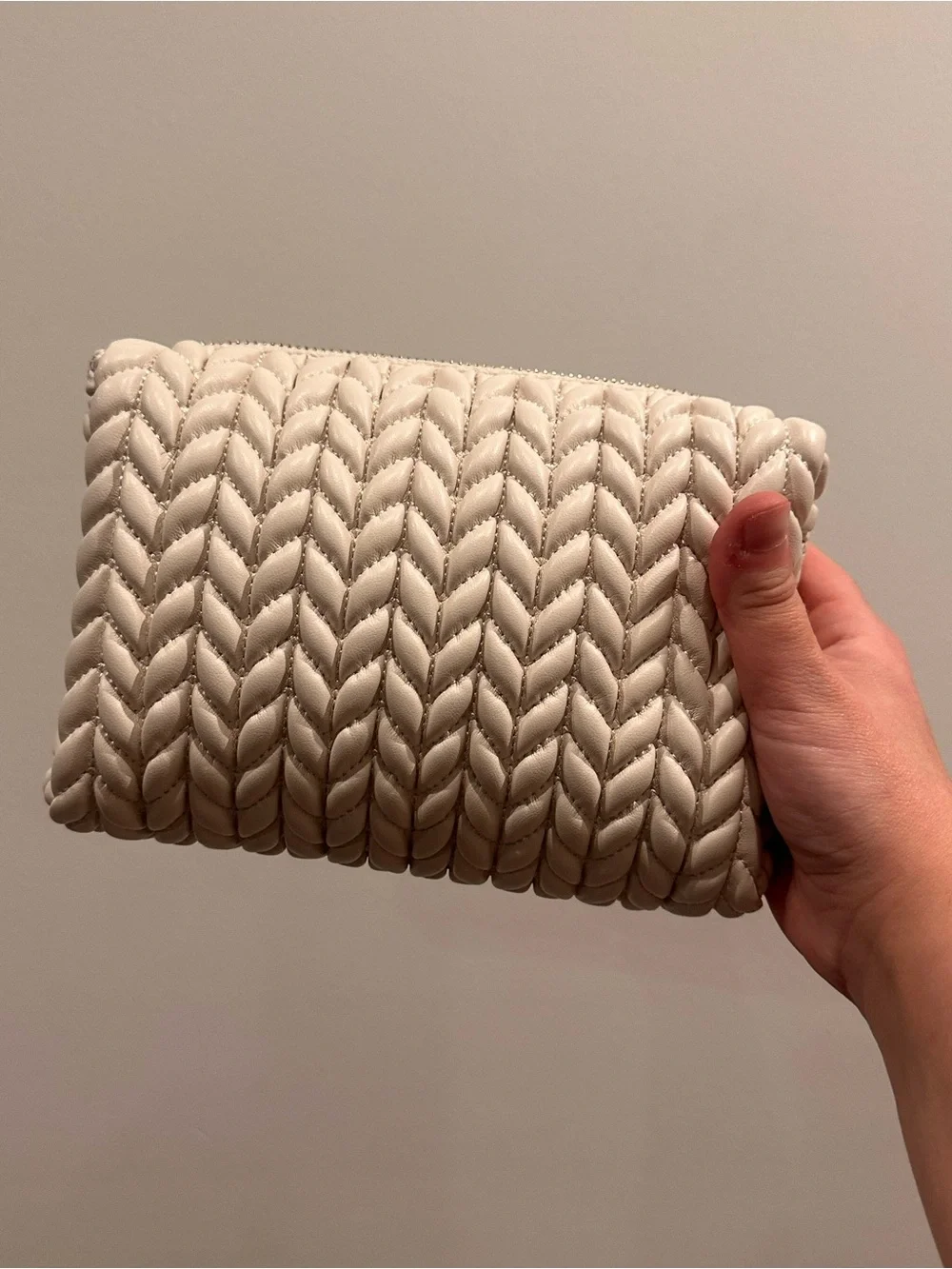 Vince Camuto Cream Quilted Woven Cosmetic Makeup Bag Gold Zip Luxe Travel Pouch